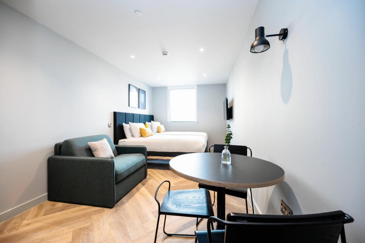 Staycity Tivoli Apartahotel